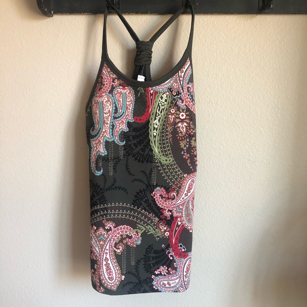 Athleta Racer Back Tank w/built in Bra